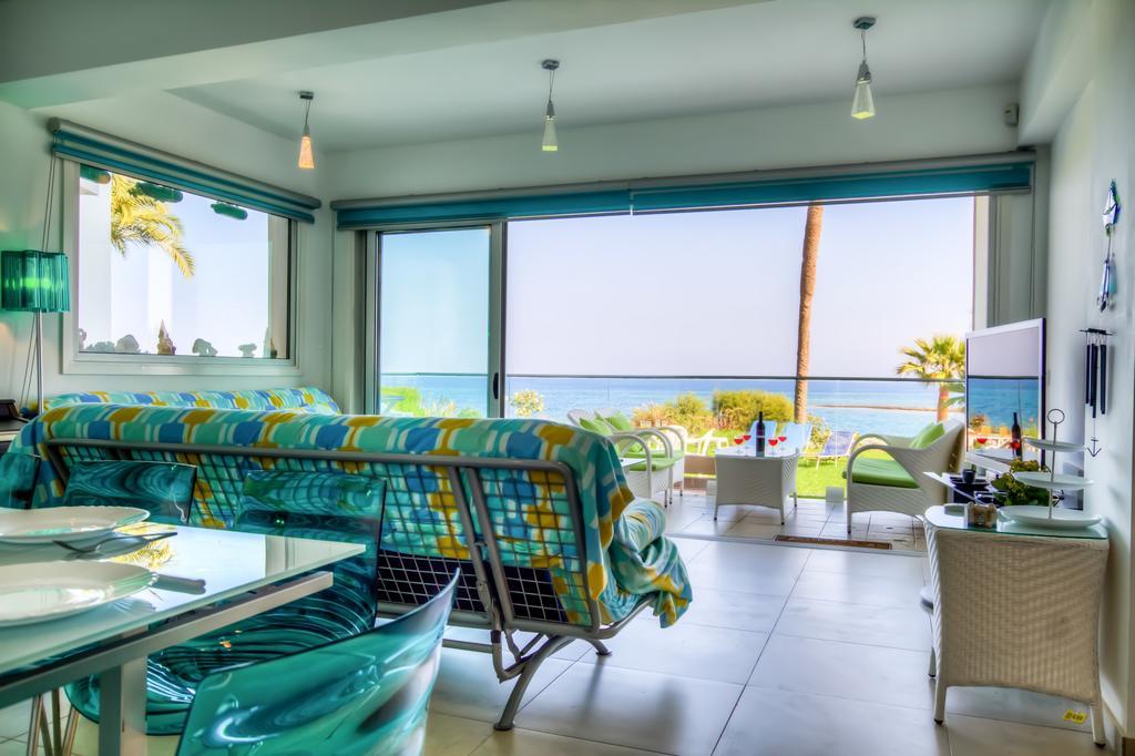 Beachfront Trident 프로타라스 외부 사진